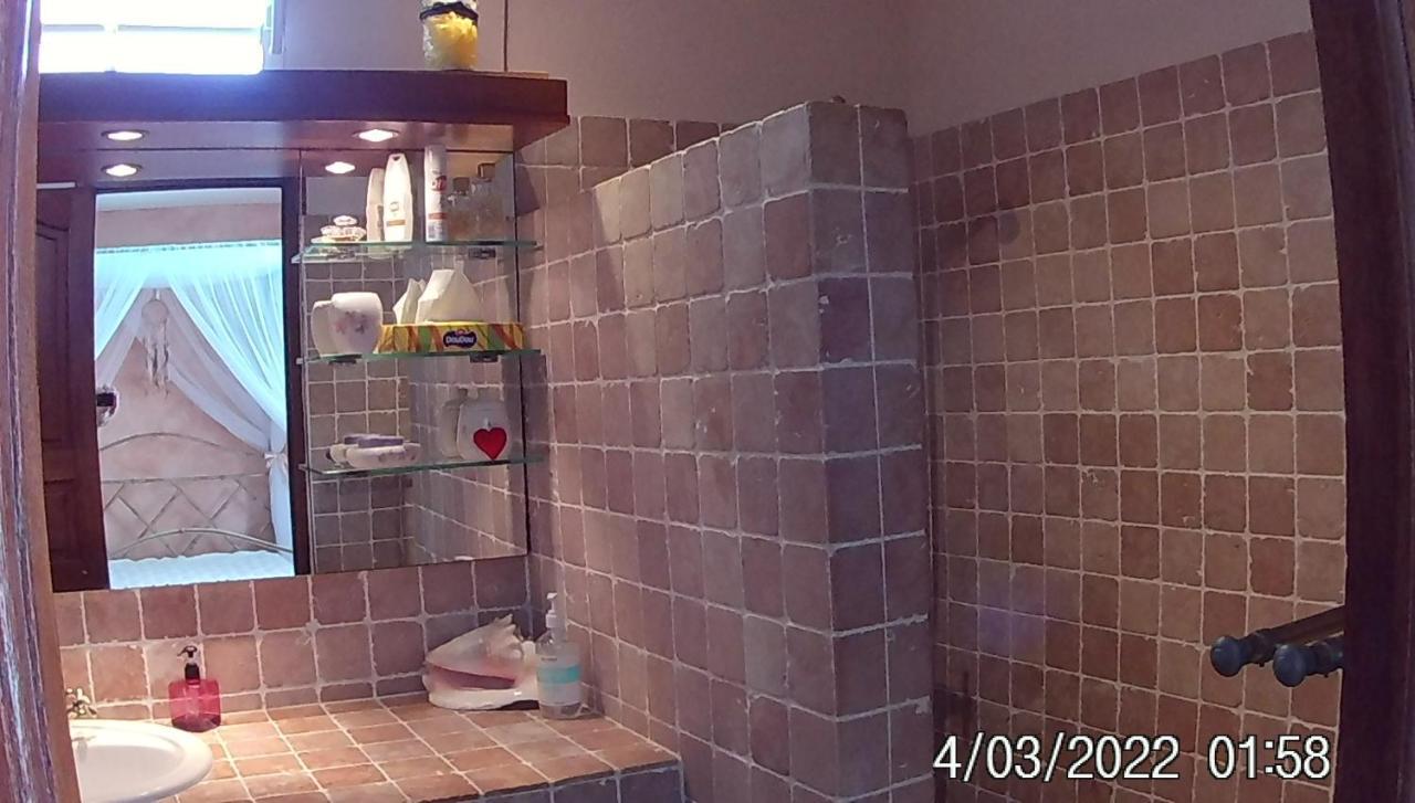 Agreable Chambre D'Hotes, Sdb, Piscine, Carbet Cuisine. Saint-Claude Exteriör bild
